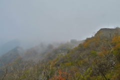 Chinesische Mauer im Nebel