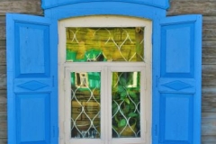 Blaue Fensterrahmen