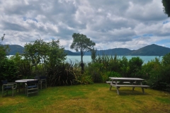 Hopewell Lodge - Blick aus dem Garten auf die Kenepuru Sounds