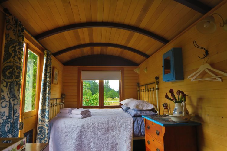 Airbnb Shepherds Hut Glamping - Bett