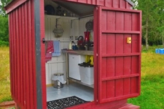 Airbnb-Shepherds-Hut-Glamping-Kuechenhaus-offen