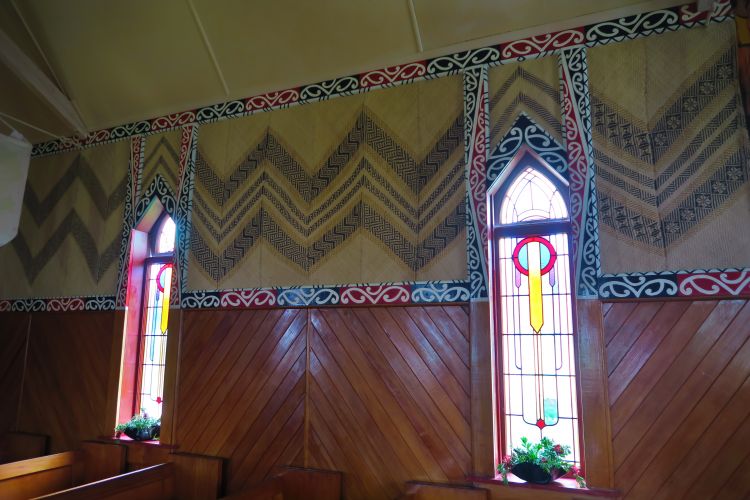 Torere - Kirchenfenster Seite