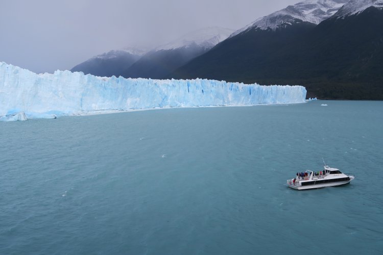 Ausflugschiff Perito Moreno Gletscher