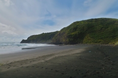 Ruapuke Strand - schwarzer Sand