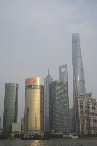 Skyline Pudong vom Huangpu Jiang